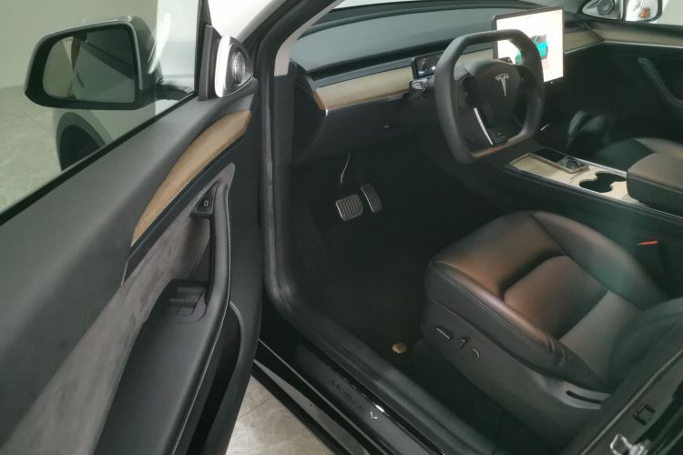 特斯拉 Model Y 2022款 后轮驱动版中控内饰20
