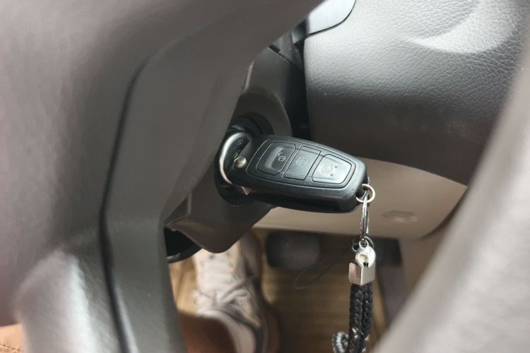 福特 福克斯 2012款 三厢 1.6L 自动舒适型中控内饰7001