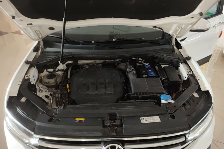 大众 途观L 2023款 330TSI 自动两驱舒享版机舱底盘24