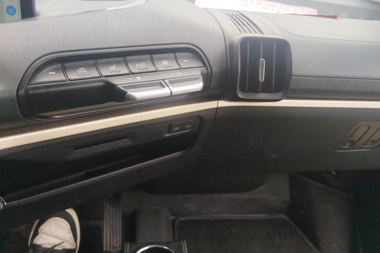 宝骏KiWi EV 2022款 设计师轻享版 三元锂局部细节16