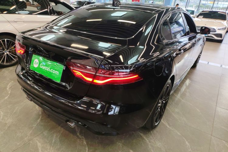 捷豹XEL 2024款 2.0T 250PS R-DYNAMIC S耀黑运动版车身外观7