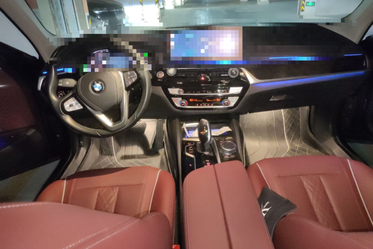 宝马5系 2022款 改款 525Li 豪华套装中控内饰7002