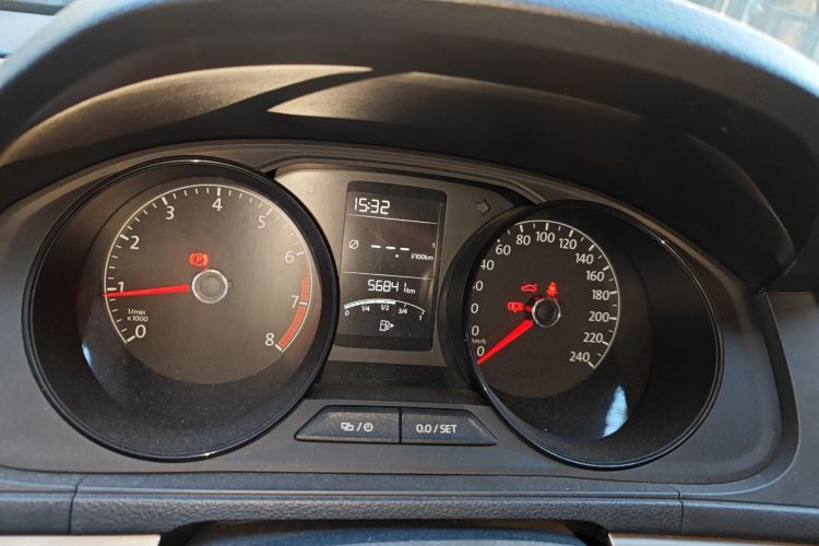 大众 朗逸 2017款 1.6L 手动风尚版中控内饰14