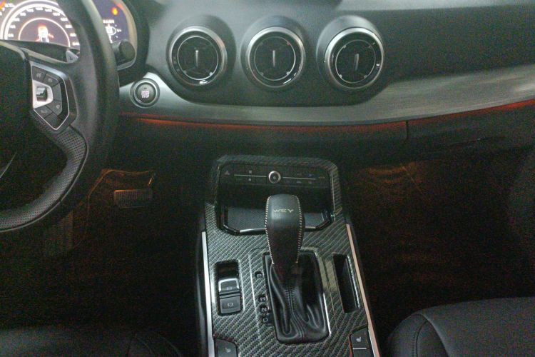 魏牌 VV7 2017款 VV7c 2.0T 豪华型中控内饰16