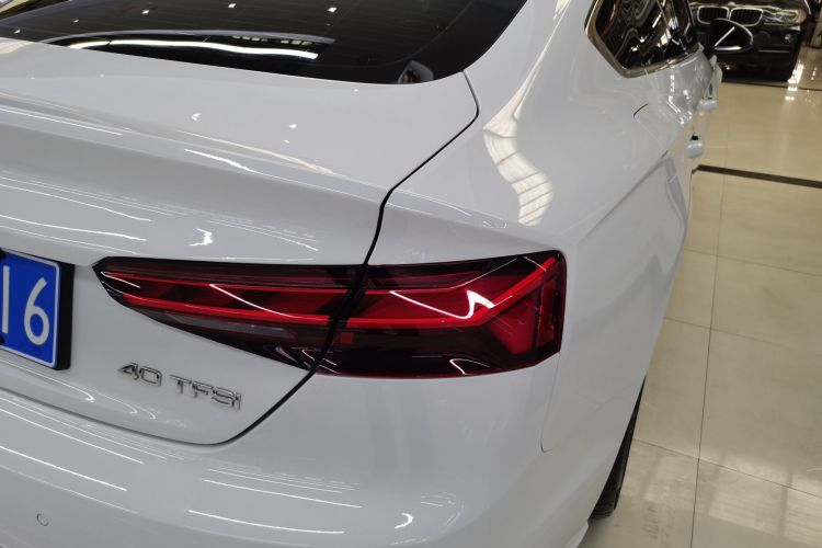 奥迪A5 2023款 Sportback 40 TFSI 时尚动感型车身外观9