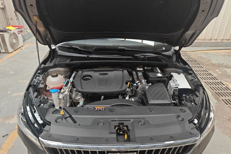 吉利汽车 帝豪 2023款 第4代冠军版 1.5L CVT豪华型机舱底盘24