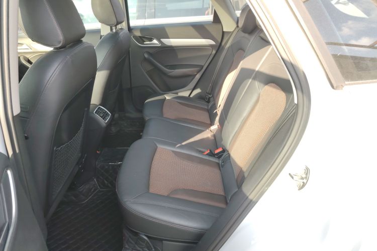 奥迪Q3 2017款 30 TFSI 时尚型中控内饰7004