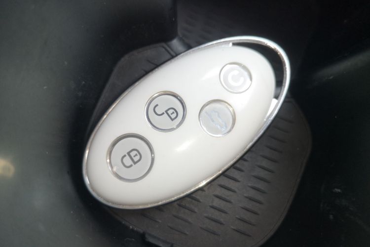 比亚迪 宋 2018款 1.5TID 自动智联尊贵型中控内饰7001