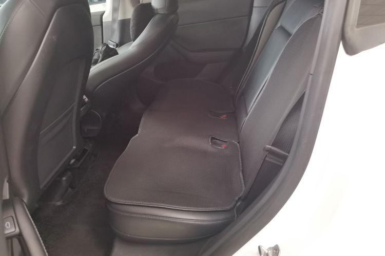 特斯拉 Model Y 2022款 改款 后轮驱动版中控内饰21