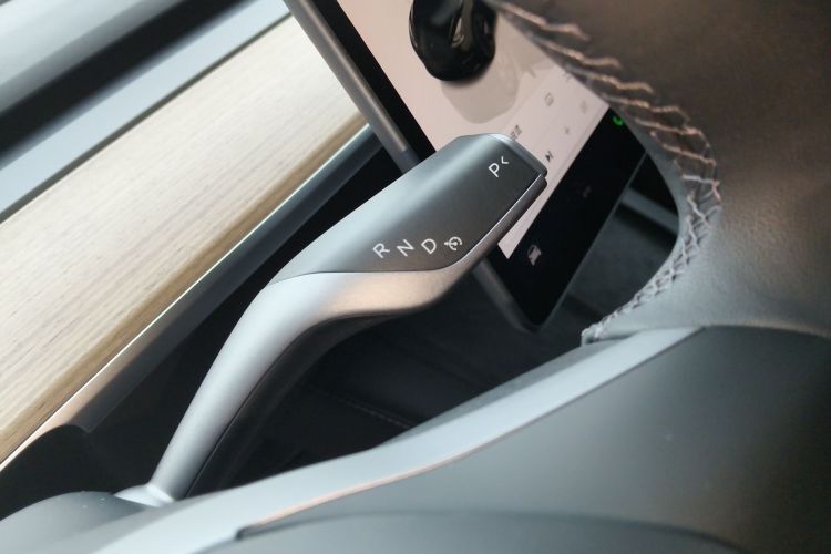 特斯拉 Model 3 2022款 后轮驱动版中控内饰18