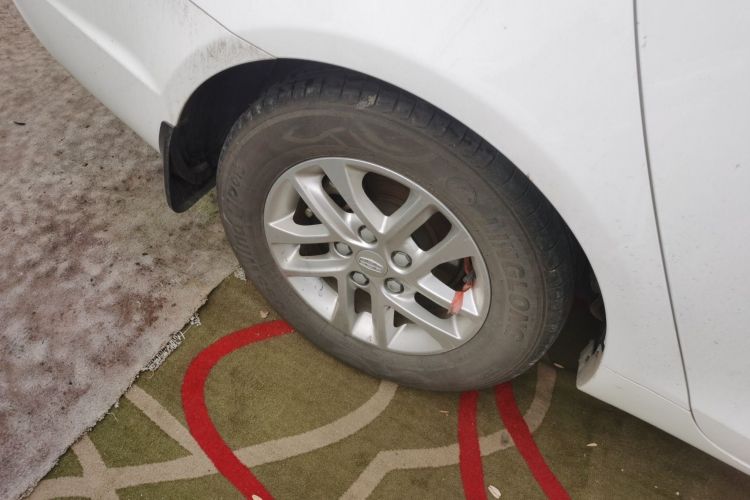 吉利汽车 帝豪 2017款 三厢百万款 1.5L CVT豪华型车身外观6008