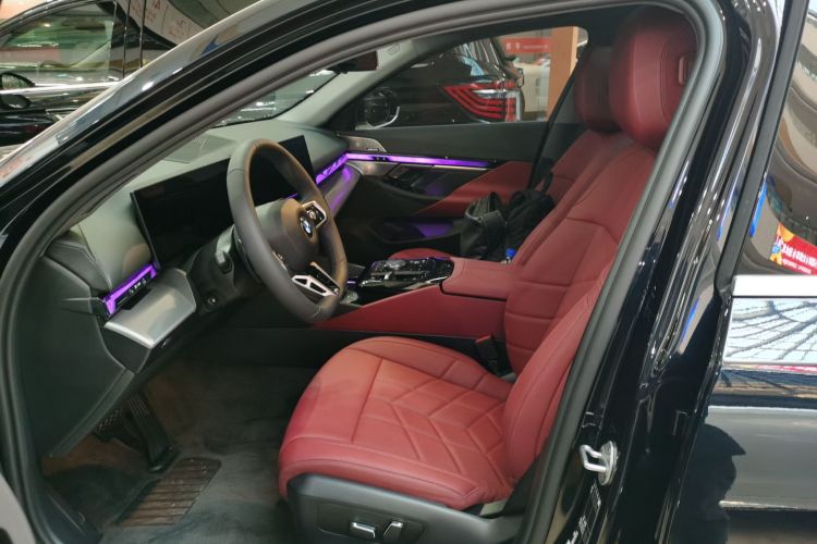 宝马5系 2025款 530Li 领先型 M运动套装局部细节19