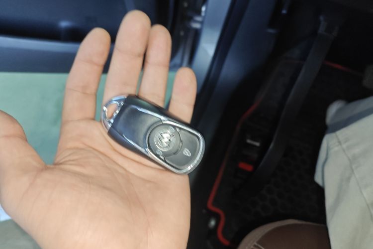 别克GL6 2019款 18T 6座互联尊贵型 国VI中控内饰11