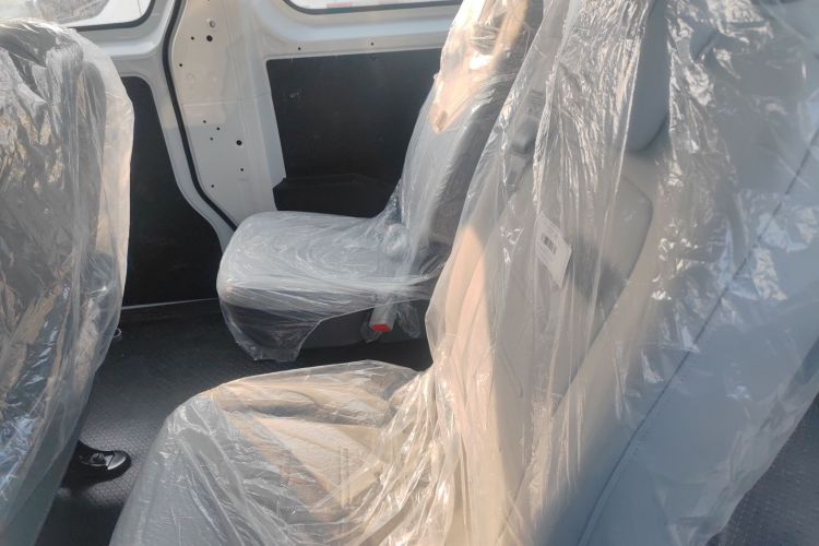 上汽大通MAXUS 大拿V1 2024款 V1 长轴高顶 多功能版（62kWh）中控内饰7004