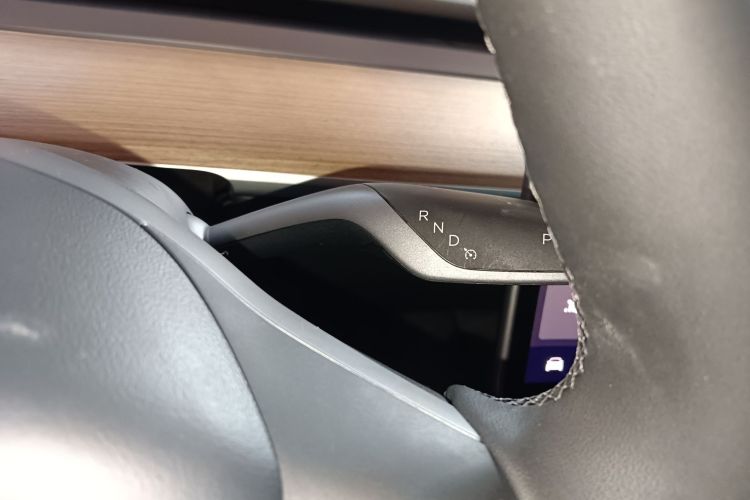 特斯拉 Model Y 2021款 标准续航后驱版中控内饰18