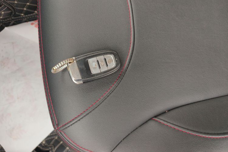 中华V3 2016款 1.5L 自动精英型中控内饰11