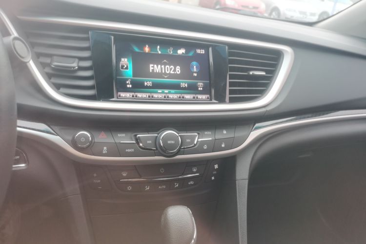 别克 英朗 2015款 15N 自动豪华型中控内饰16