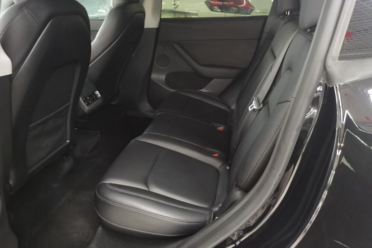 特斯拉 Model Y 2022款 改款 后轮驱动版中控内饰21