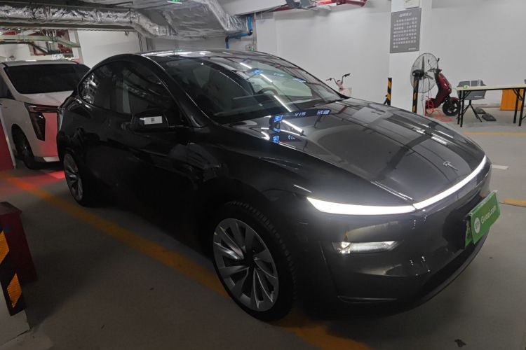 特斯拉 Model Y 2025款 长续航全轮驱动 首发版车身外观6002
