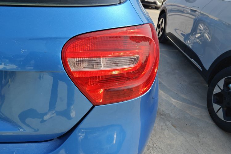 奔驰A级(进口) 2013款 A 180 时尚型车身外观9