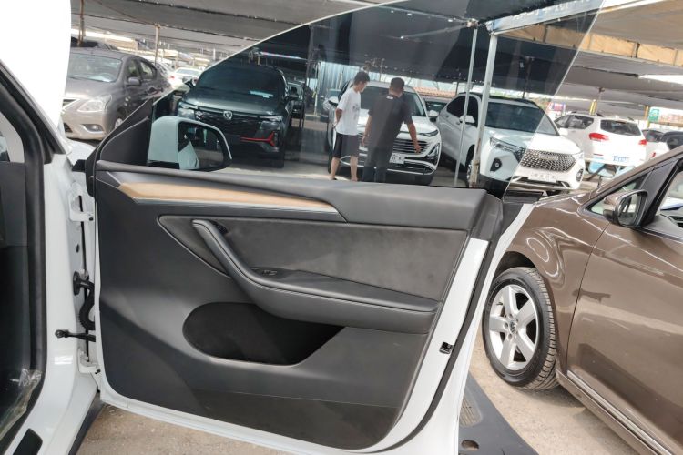 特斯拉 Model Y 2022款 后轮驱动版中控内饰7005