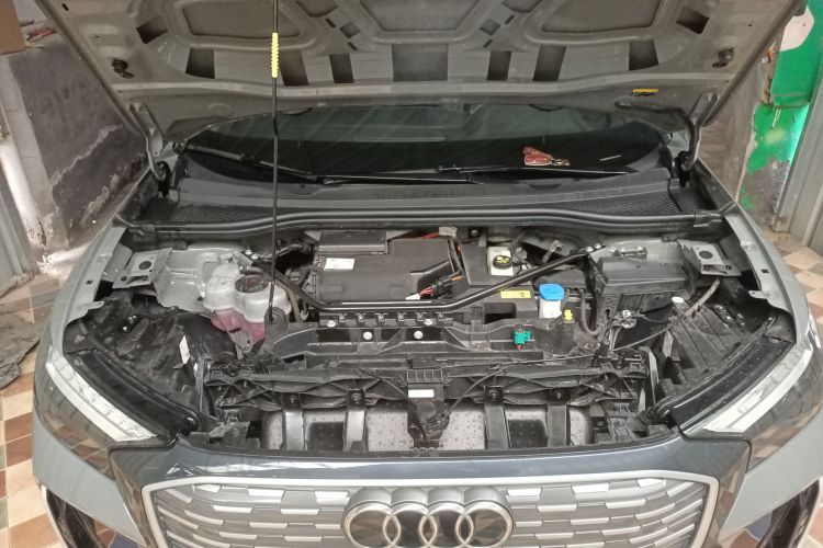 奥迪Q4 e-tron 2024款 40 e-tron 创境版机舱底盘24