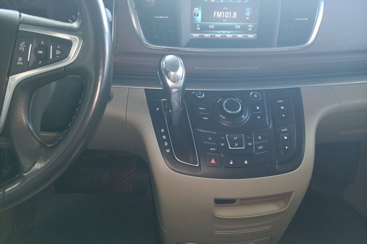 别克GL8 2018款 28T 豪华型 国VI中控内饰18