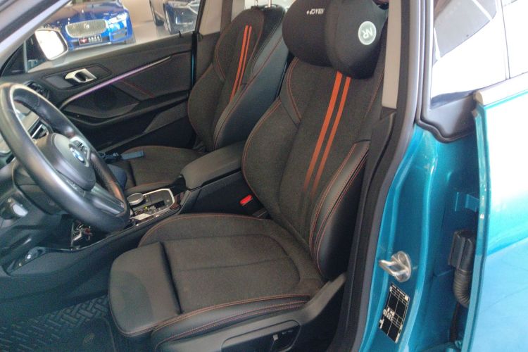 宝马2系(进口) 2023款 225i 四门轿跑车 M运动套装中控内饰19