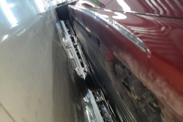 奔驰C级 2022款 改款 C 260 L 运动版局部细节9002