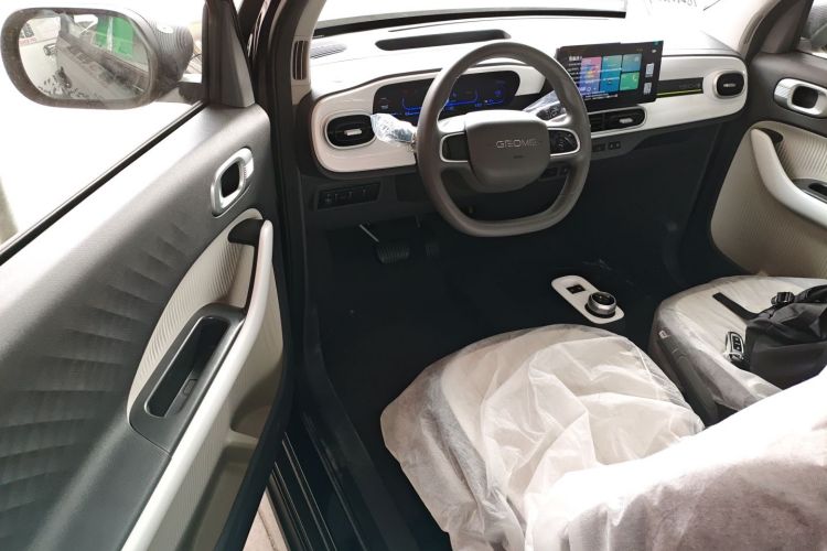 吉利银河 2025款 210km 熊猫卡丁中控内饰20