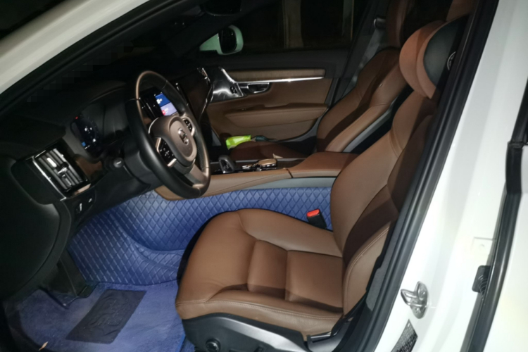 沃尔沃V90 2022款 Cross Country B5 AWD 智远版中控内饰19