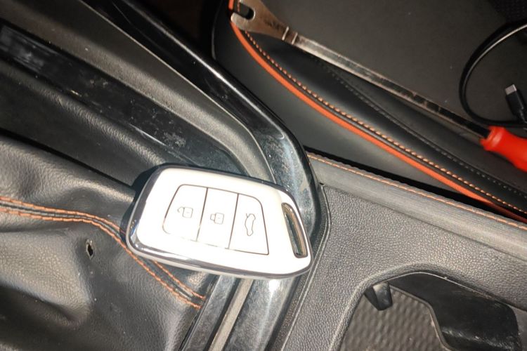 宝骏RS-3 2020款 1.5L CVT  24小时在线豪华型中控内饰7001