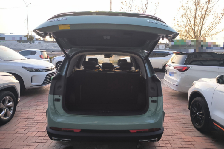 捷途山海L9 2024款 1.5TD 2DHT Max 7座机舱底盘23