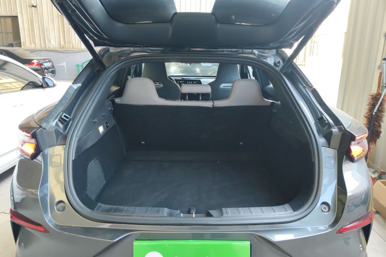 长安UNI-T 2022款 1.5T 旗舰型机舱底盘23