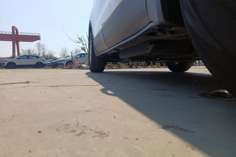 别克 昂科威 2018款 20T 两驱精英型机舱底盘29