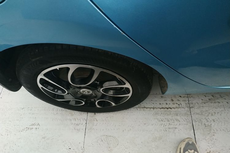 长安欧尚 奔奔E-Star 2021款 国民版 心悦版 磷酸铁锂（31.86kWh）车身外观6008