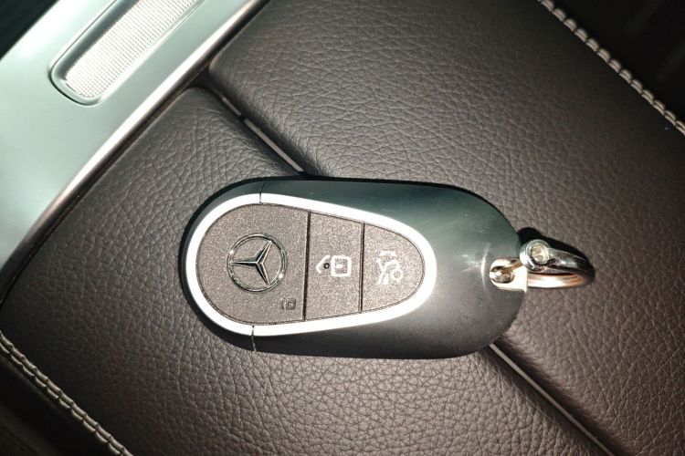 奔驰C级 2023款 改款 C 260 L 运动版中控内饰7001