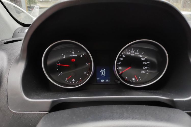 哈弗H6 2014款 升级版 2.0T 柴油 手动两驱都市型中控内饰14