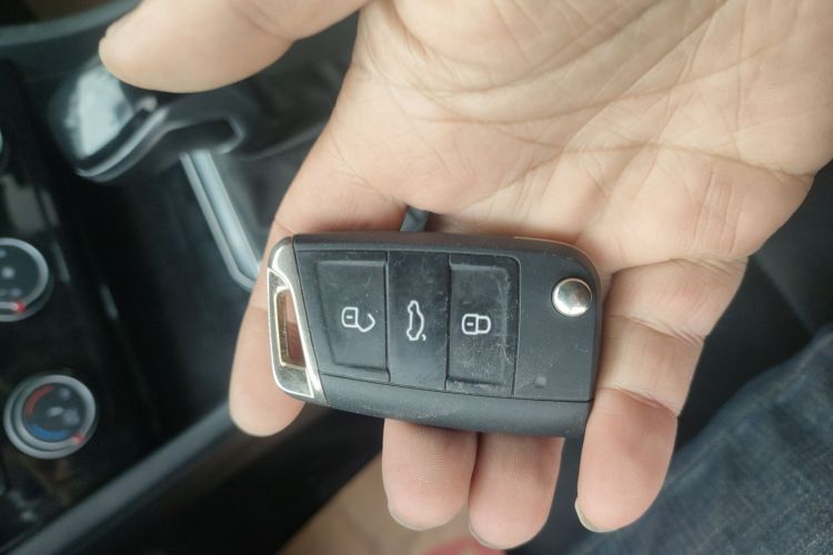 大众 速腾 2019款 200TSI DSG舒适型 国VI中控内饰7001