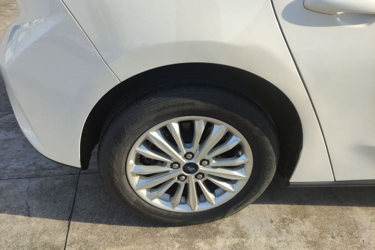 福特 福克斯 2019款 两厢 EcoBoost 180 自动锋潮型车身外观6008