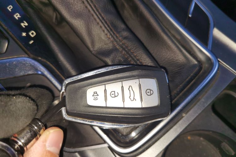 吉利汽车 帝豪 2019款 领军版 1.5L CVT向上互联型 国VI中控内饰7001