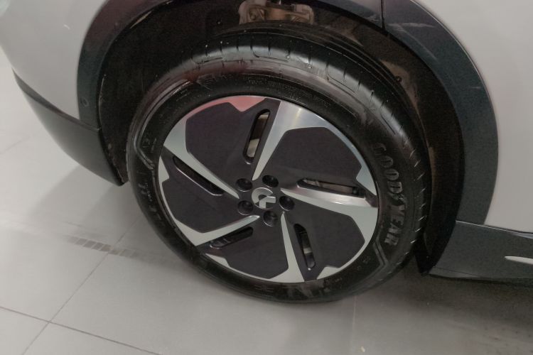 蔚来ES6 2023款 75kWh车身外观6008