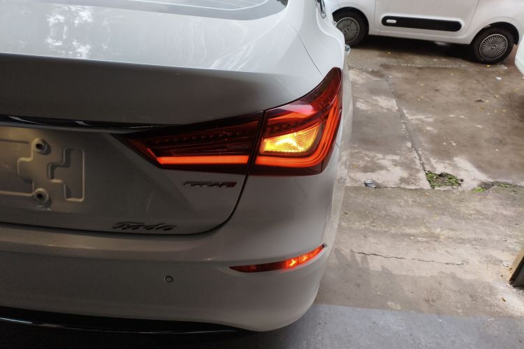 长安 逸动 2018款 高能版 1.6L GDI 自动争锋型 国V车身外观6006