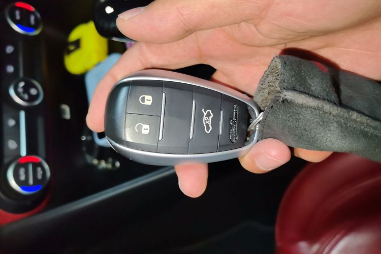 阿尔法·罗密欧 Giulia朱丽叶 2017款 2.0T 200HP 豪华版中控内饰11