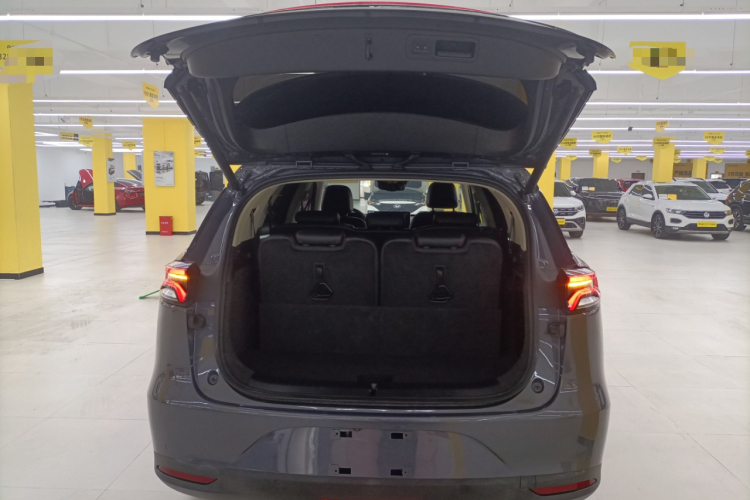 比亚迪 唐新能源 2018款 DM 2.0T 全时四驱智联创睿型 7座 国V局部细节23