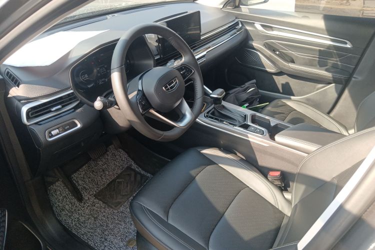 吉利汽车 帝豪 2022款 第4代 1.5L CVT尊贵型中控内饰19