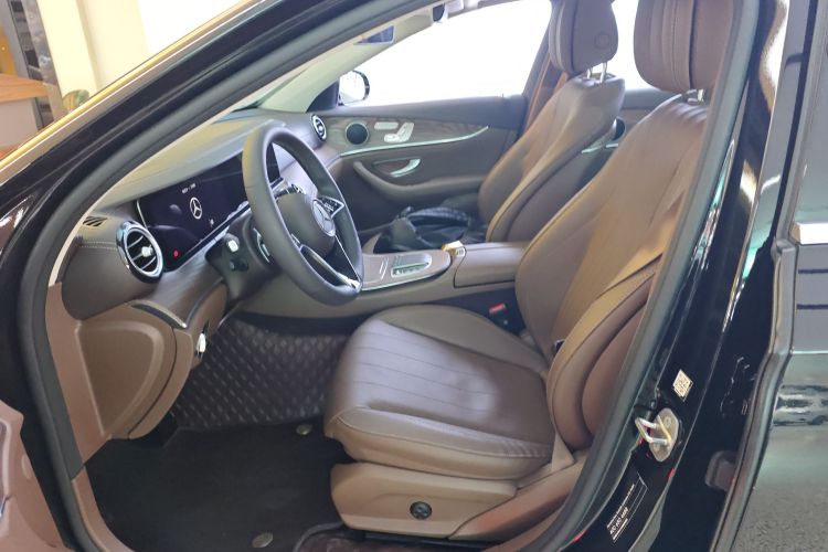 奔驰E级 2023款 改款 E 300 L 时尚型局部细节19