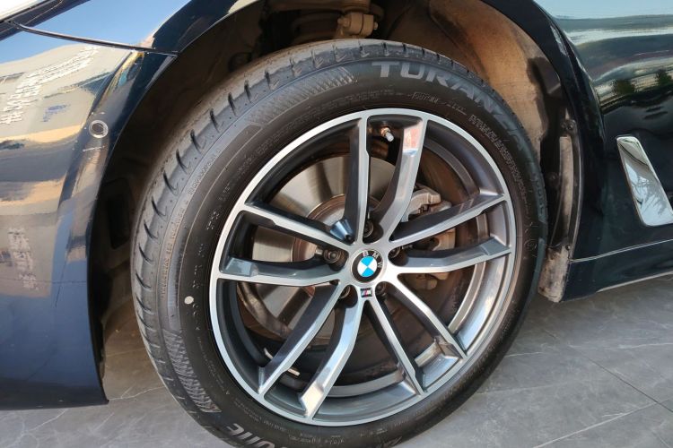 宝马5系 2022款 改款二 525Li M运动套装车身外观6007