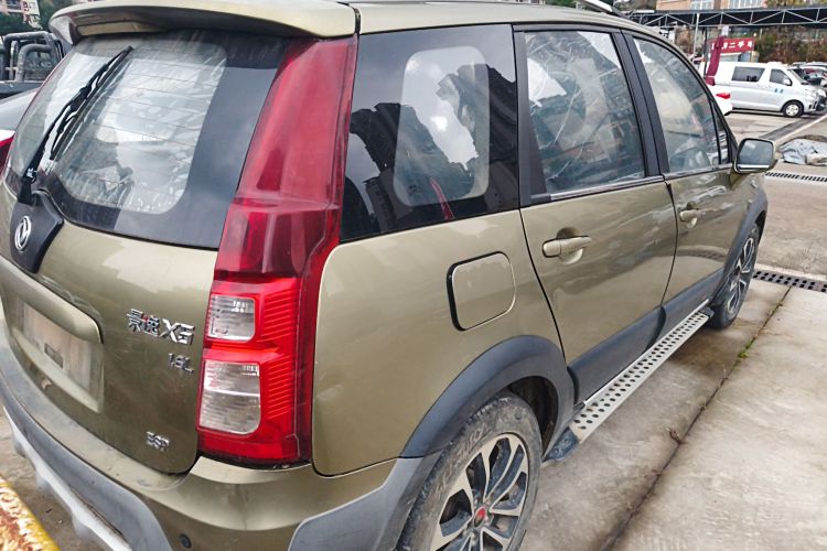 东风风行 景逸X5 2015款 1.6L 手动尊享型车身外观7