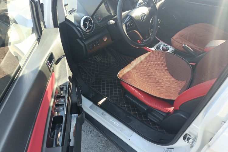 北汽新能源EX 2018款 EX360 新尚版中控内饰20